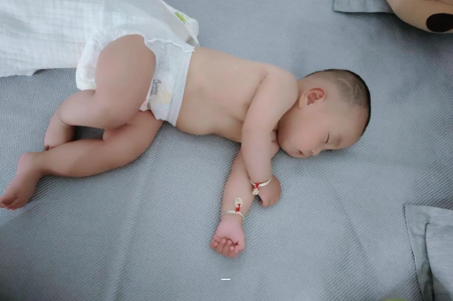 岑溪怀孕感觉自己心跳明显